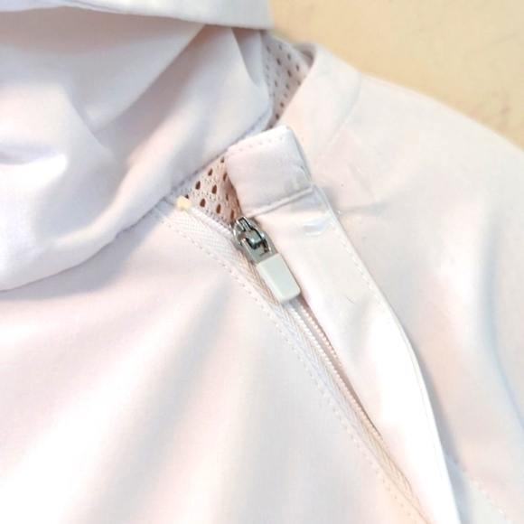 Chico’s Zenergy Golf Convertible Mesh Jacket - Picture 11 of 16